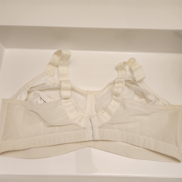 Elomi Bra Size 42E - Picture 3 of 4